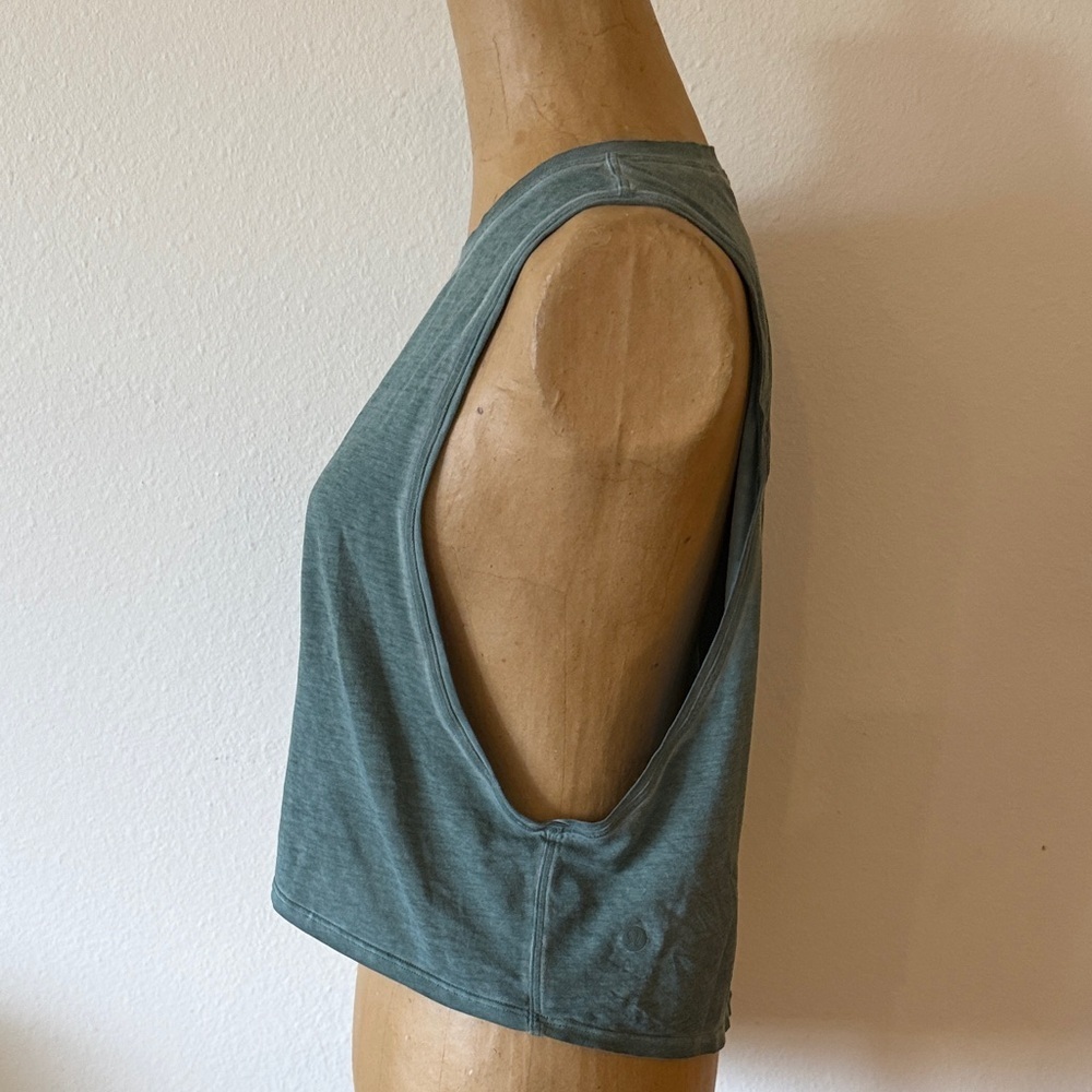 Women's Sleeveless Teal Top - Picture 4 of 10